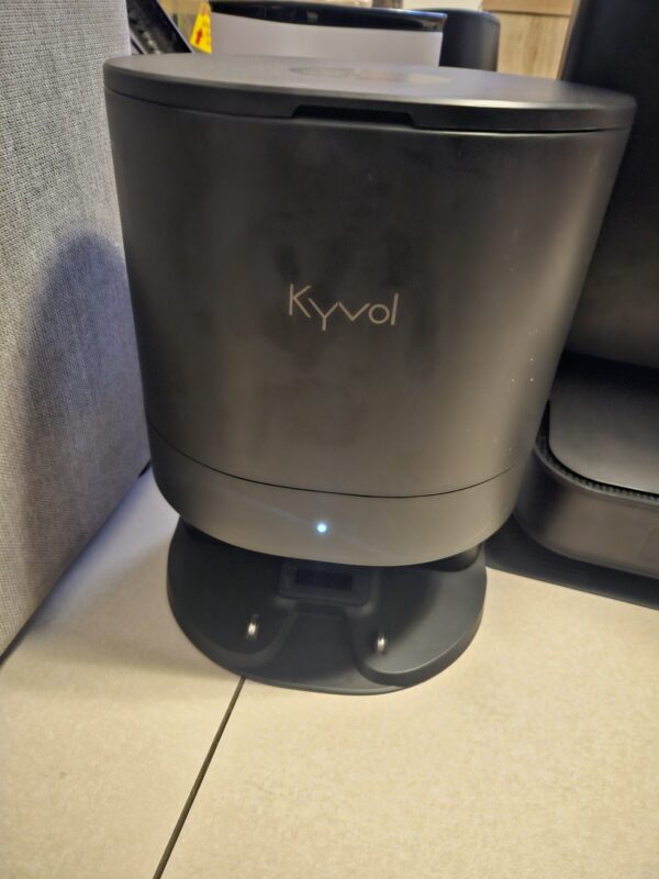 Kyvol S31 Docking Base Station - Self Emptying Dock - Image 2